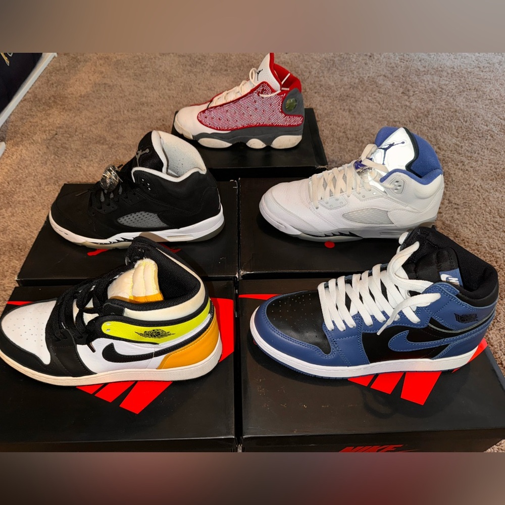 Jordan Retros all size 7y All Authentic 

Can take all pairs for 500